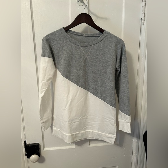 Grey and white long sleeve shirt - Picture 1 of 2
